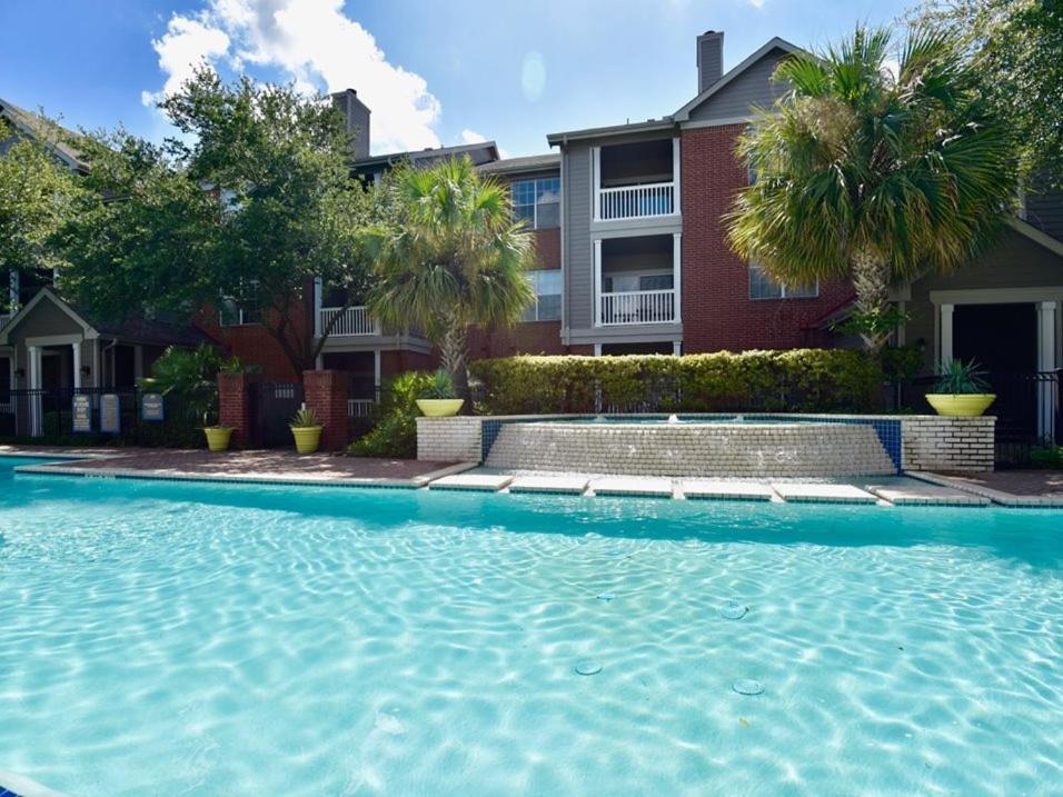 Lavish Apartment Near Houston Medical Centre エクステリア 写真